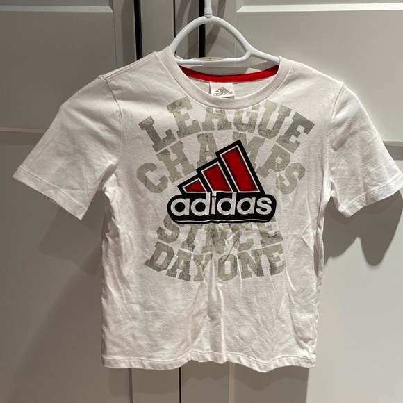 Kids adidas t-shirt size 6 - Picture 1 of 3